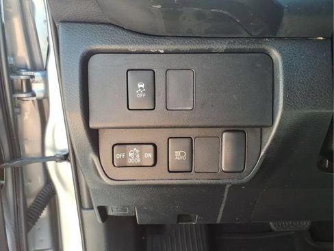 Used 2020 Toyota Tacoma SR AWD/4WD image 14