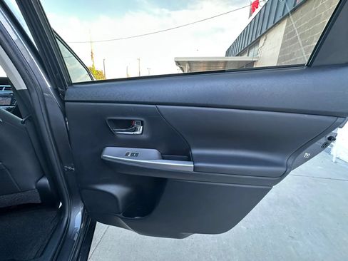 Used 2015 Toyota Prius V Four FWD image 36