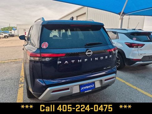Used 2025 Nissan Pathfinder SL AWD/4WD image 10