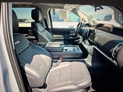 Used 2026 Ford Expedition Max Platinum w/ Driver's Package AWD/4WD image 26
