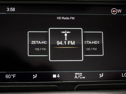 Used 2019 Aston Martin DB11 Volante RWD image 40