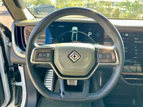 Used 2022 Rivian R1T Adventure image 18