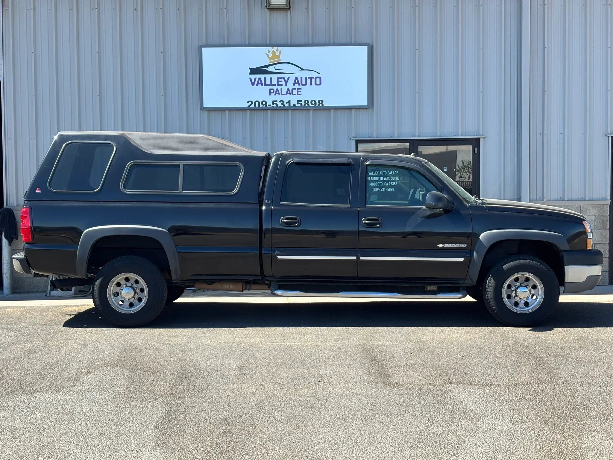 Used 2004 Chevrolet Silverado 2500 LT w/ Skid Plate Package AWD/4WD image 2