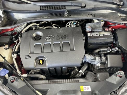 Used 2020 Toyota C-HR LE FWD image 28