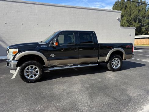 Used 2013 Ford F250 Lariat w/ Lariat Interior Pkg image 12