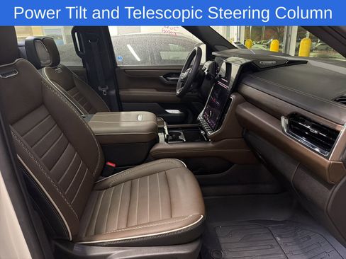 Used 2025 GMC Yukon Denali Ultimate image 16