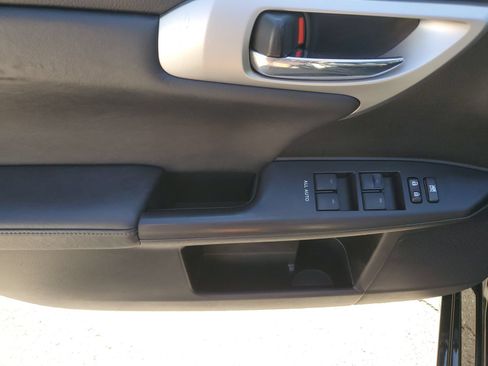 Used 2012 Lexus CT 200h Premium w/ Leather Pkg FWD image 19