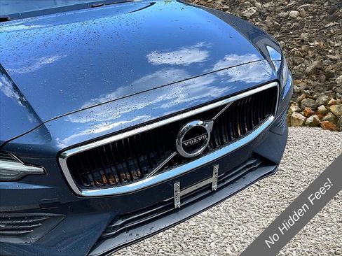 Used 2019 Volvo S60 T5 Momentum w/ Premium Package FWD image 24