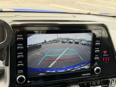 Used 2020 Toyota C-HR LE FWD image 4