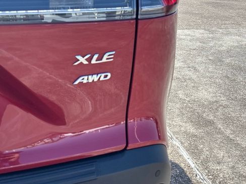 Used 2024 Toyota Corolla Cross XLE w/ Convenience Package AWD/4WD image 11