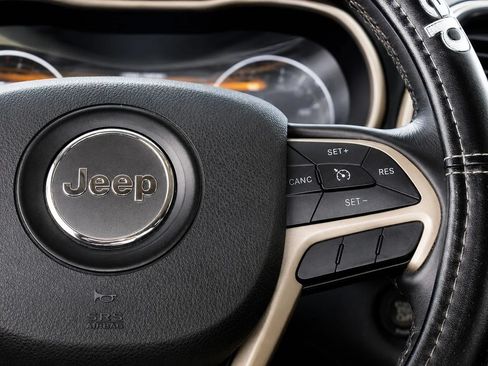 Used 2015 Jeep Cherokee Limited AWD/4WD image 14