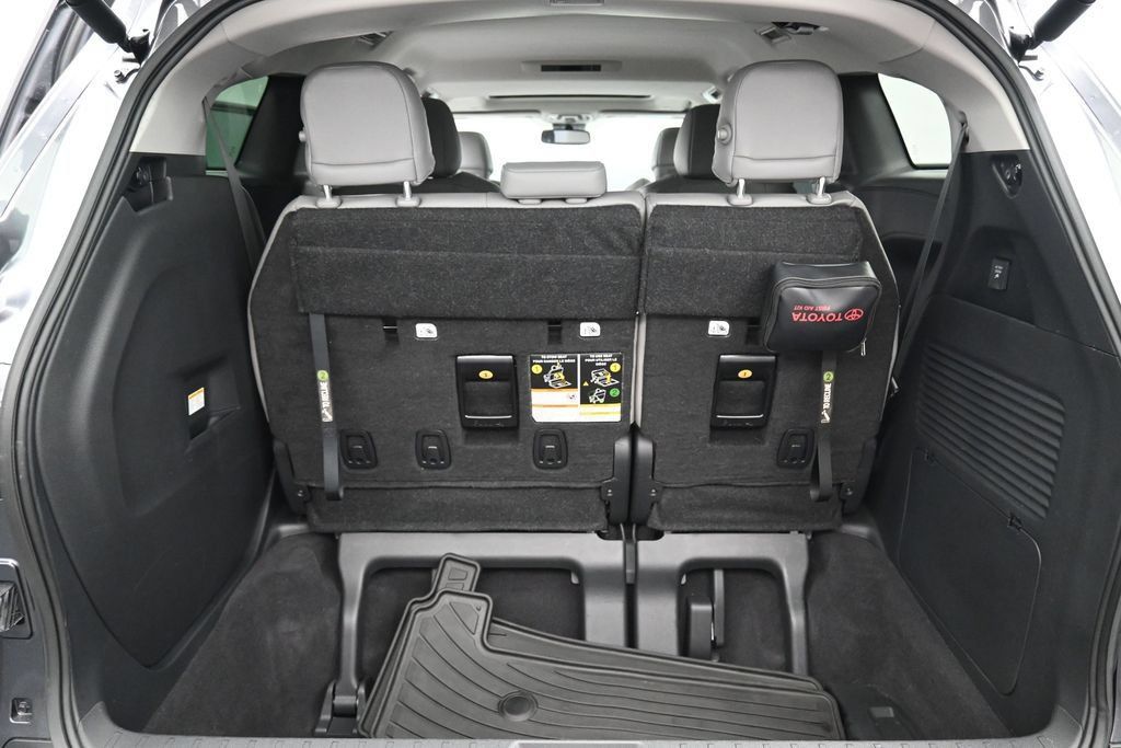 Used 2025 Toyota Sienna XLE w/ XLE Plus Package AWD/4WD image 30