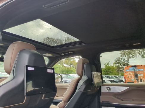 New 2025 Lincoln Navigator Black Label image 21