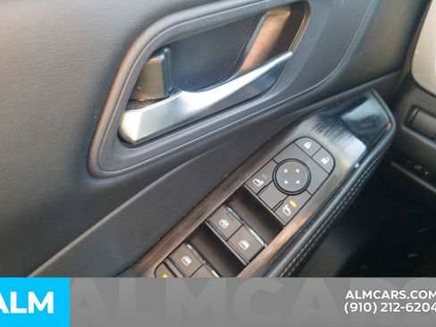 Used 2025 Nissan Rogue SV image 18