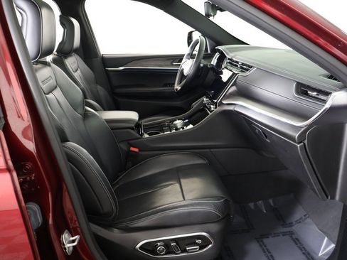 Used 2023 Jeep Grand Cherokee Overland w/ Adv Protech Group III image 35