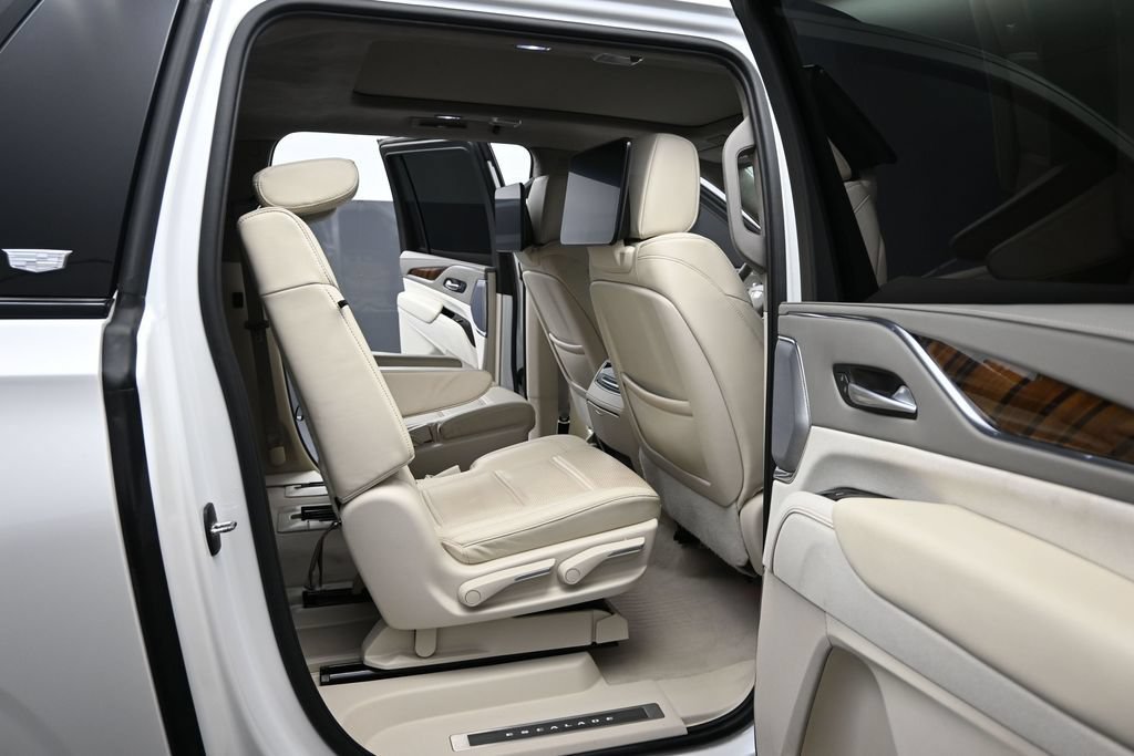 Certified 2024 Cadillac Escalade ESV Sport Platinum w/ LPO, ONYX Package AWD/4WD image 14