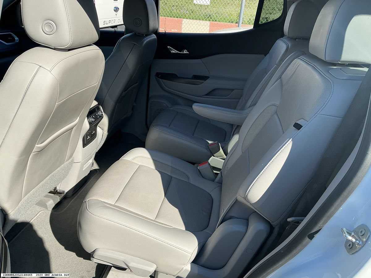 Used 2020 GMC Acadia SLT w/ Premium Package FWD image 9