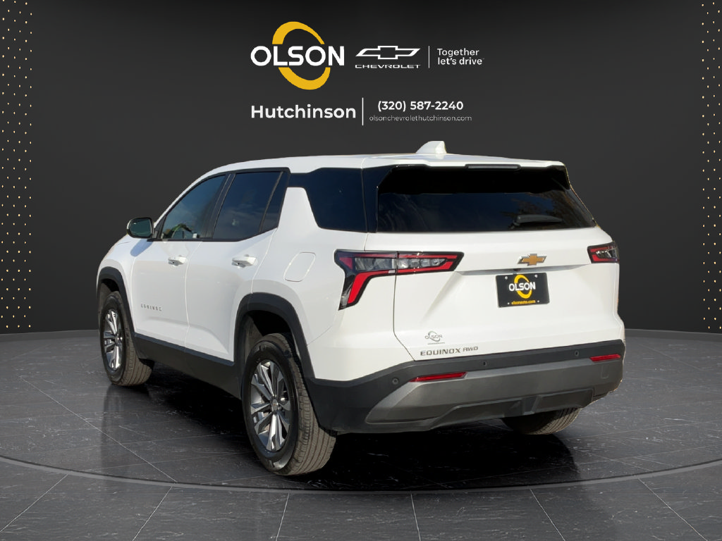 Used 2026 Chevrolet Equinox LT AWD/4WD image 11