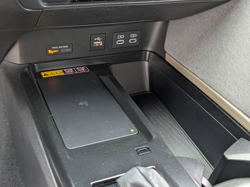 Used 2025 Toyota Camry LE w/ Convenience Package image 24