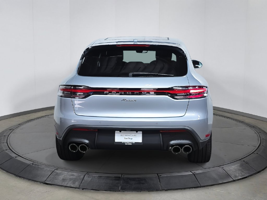 Certified 2026 Porsche Macan AWD/4WD image 6