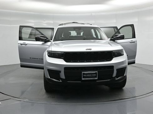 Used 2021 Jeep Grand Cherokee L Laredo AWD/4WD image 28