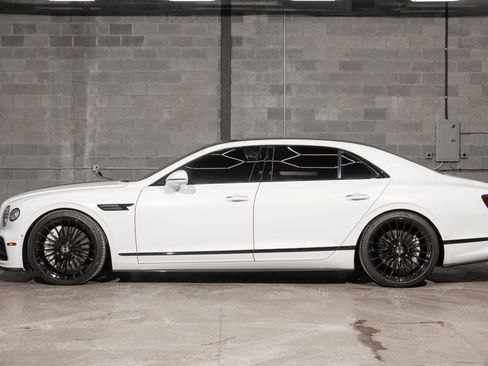 Used 2023 Bentley Flying Spur V8 image 6