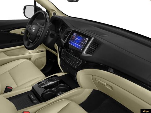 Used 2016 Honda Pilot Touring image 5