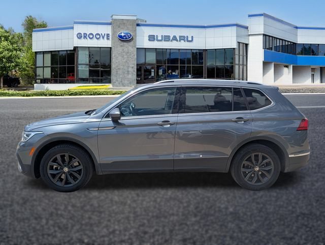 Used 2024 Volkswagen Tiguan SE AWD/4WD image 2