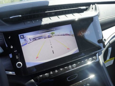 New 2026 Jeep Grand Cherokee Altitude image 15