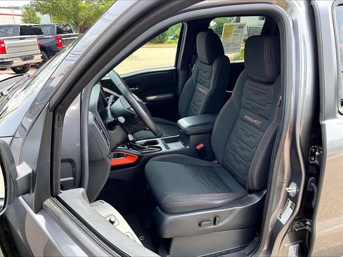 Used 2024 Nissan Frontier PRO-4X AWD/4WD image 10