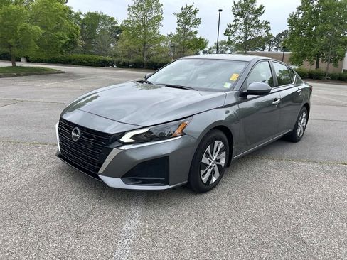 Certified 2023 Nissan Altima 2.5 S FWD image 3