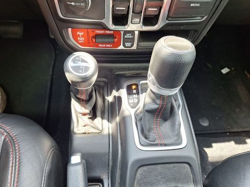 Used 2021 Jeep Gladiator Rubicon image 16