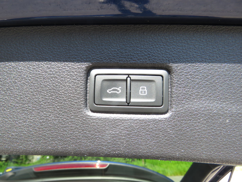 Used 2023 Audi Q7 2.0T Premium w/ Convenience Package AWD/4WD image 19