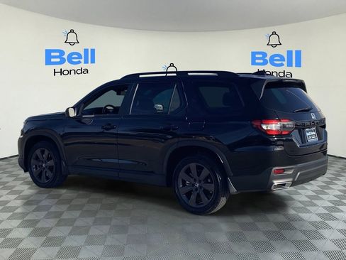 Certified 2023 Honda Pilot Sport image 3