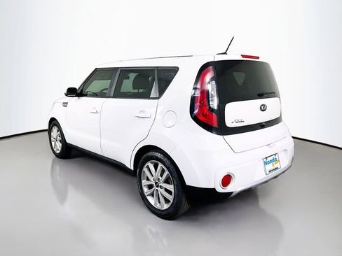 Used 2018 Kia Soul + image 7