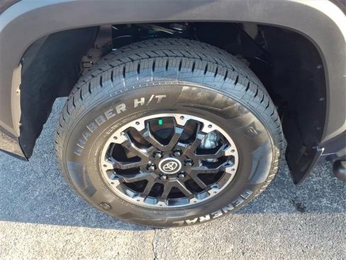 Used 2022 Toyota Tundra SR5 image 4