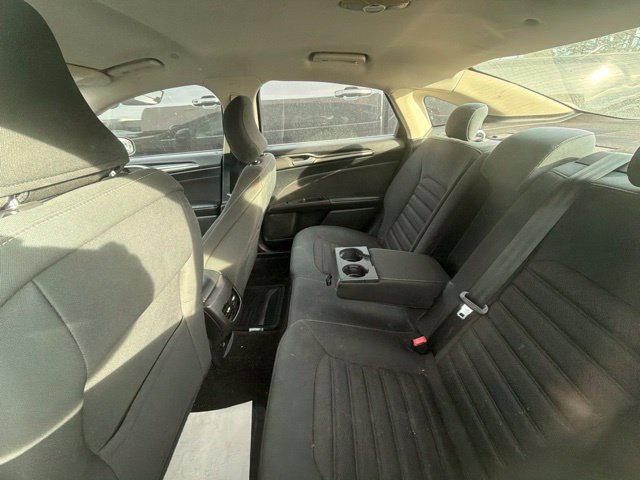 Used 2017 Ford Fusion SE FWD image 17