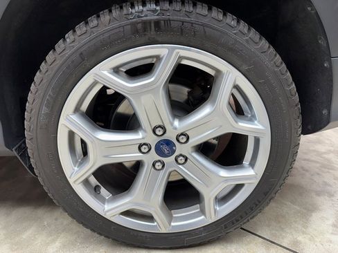 Used 2019 Ford Escape Titanium image 27