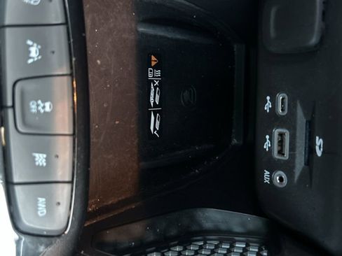 Used 2021 Chevrolet TrailBlazer RS w/ Sun and Liftgate Package image 27