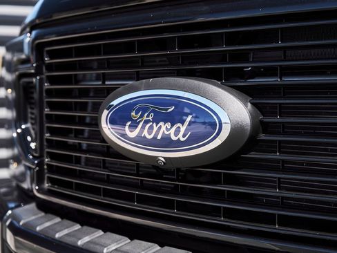 Used 2022 Ford F450 Limited w/ FX4 Off-Road Package AWD/4WD image 9