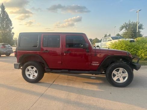 Used 2012 Jeep Wrangler Unlimited Sport AWD/4WD image 2