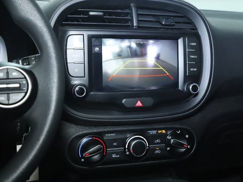 Used 2023 Kia Soul LX FWD image 27