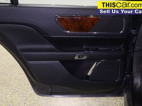 Used 2017 Lincoln Continental Select image 27