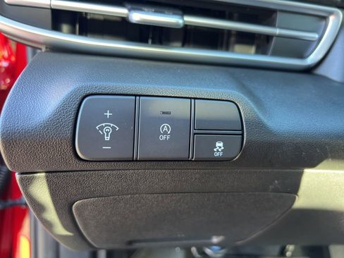 Used 2025 Hyundai Elantra SE image 15