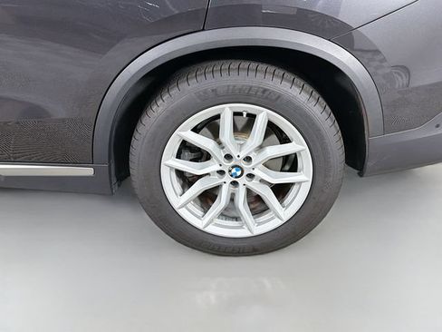 Used 2023 BMW X5 xDrive40i w/ Premium Package AWD/4WD image 37