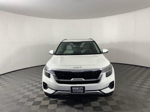 Used 2023 Kia Seltos EX image 4