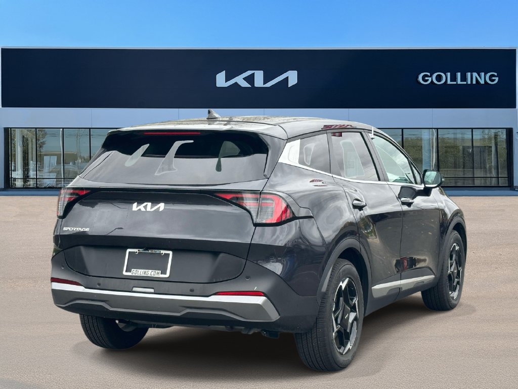 Used 2026 Kia Sportage EX FWD image 3