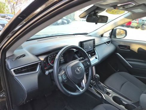 Used 2022 Toyota Corolla Cross LE image 15