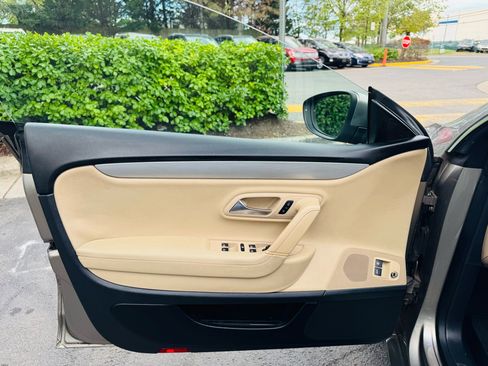 Used 2013 Volkswagen CC Sport Plus image 10