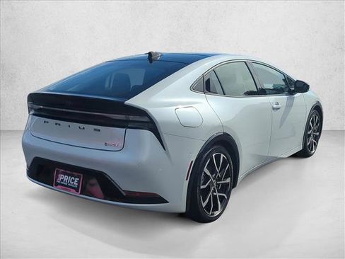 Used 2025 Toyota Prius Plug-In Hybrid w/ Limited Premium Package image 5